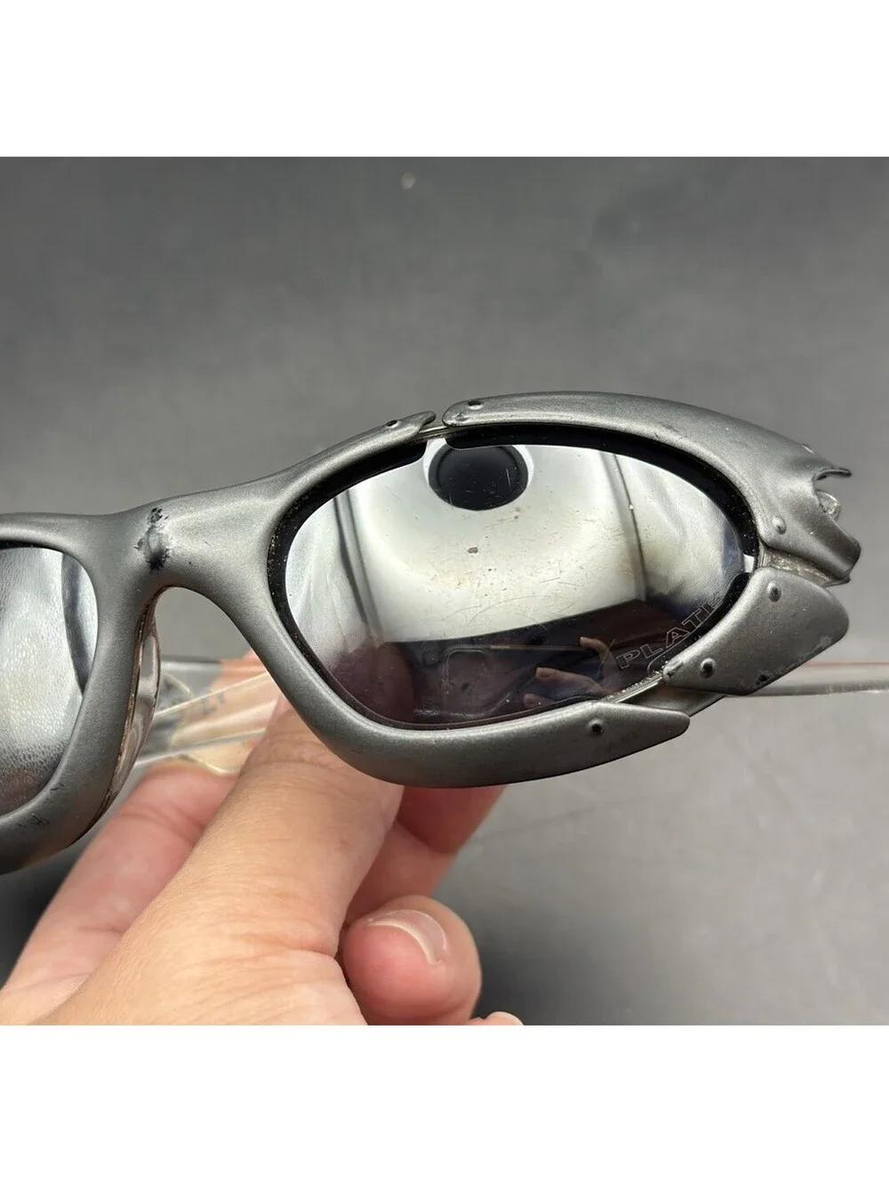 Oakley Plate Dark Silver/Black Iridium Lenses